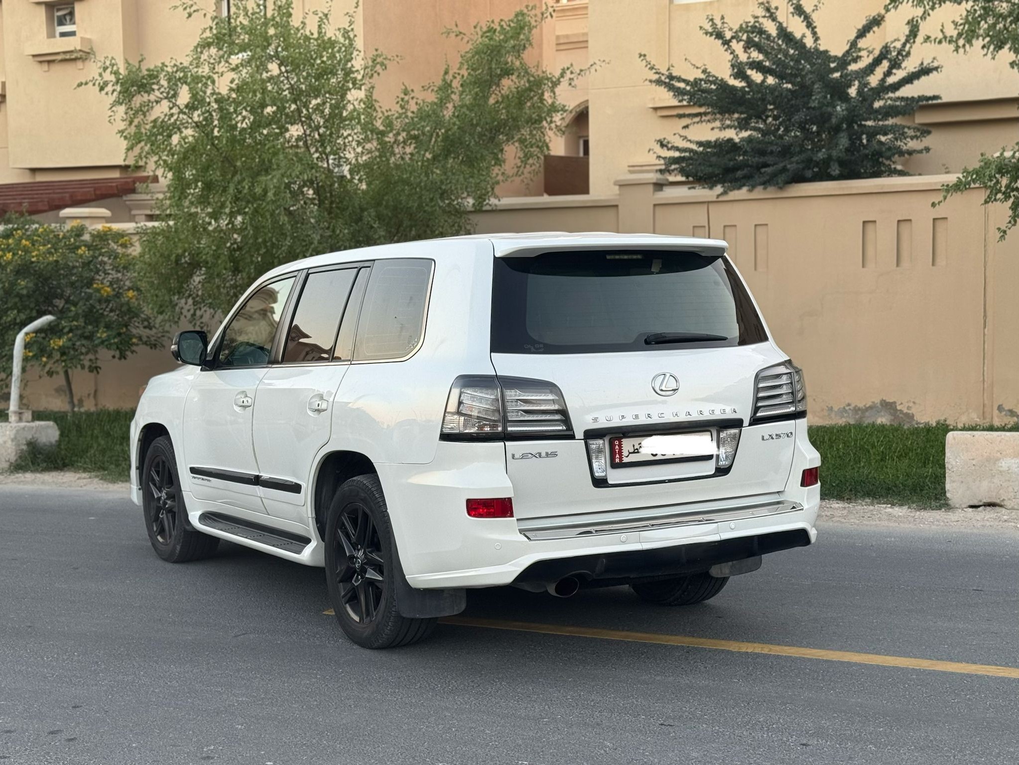 Lexus LX 570 SuperCharger 2014 - Image 4