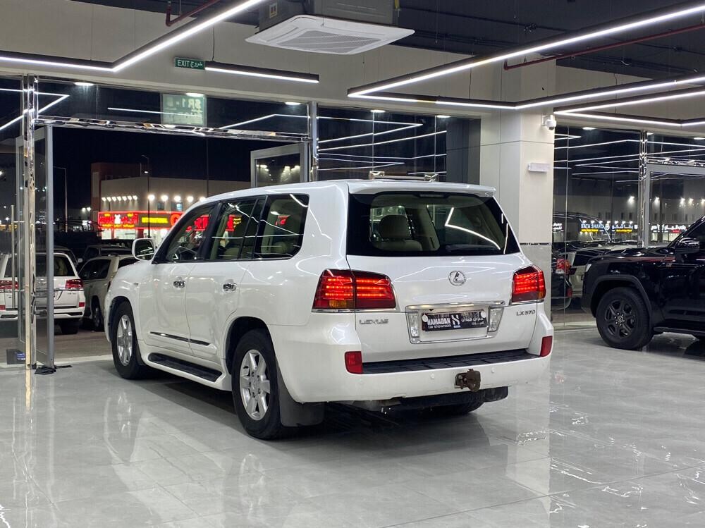 Lexus LX 570 2009 - Image 4