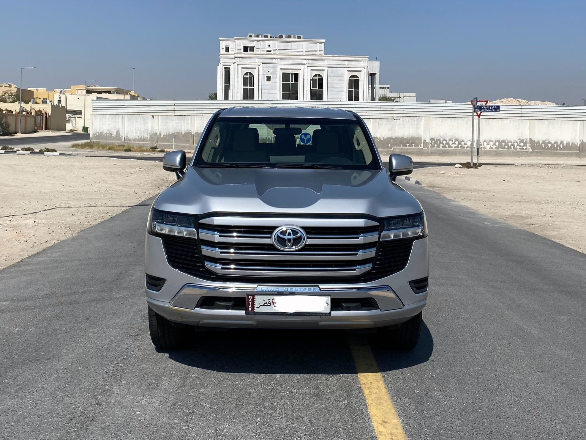 Toyota Land Cruiser GXR v6 2022 - Image 2