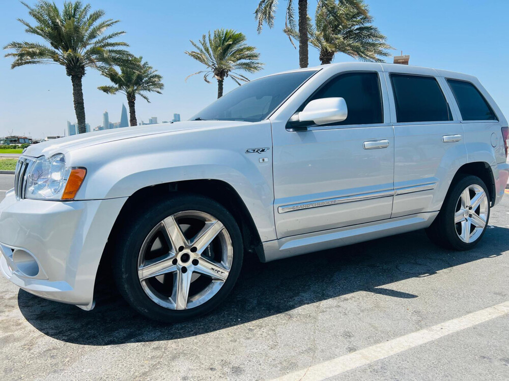 Jeep Grand Cherokee SRT-8 2006 - Image 2