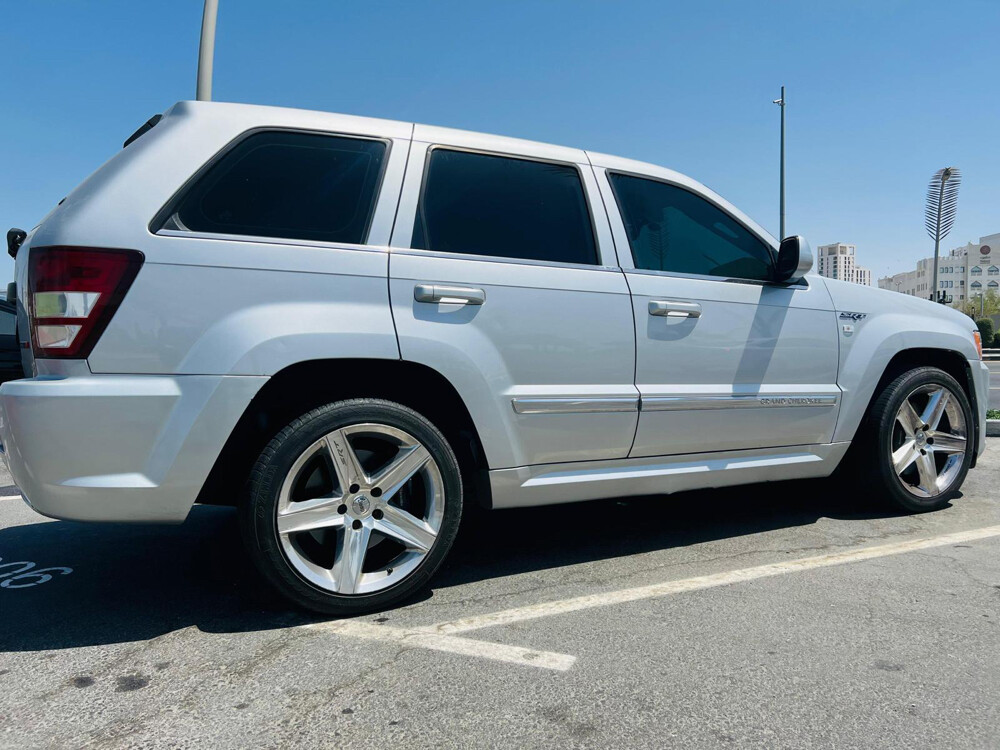 Jeep Grand Cherokee SRT-8 2006 - Image 3