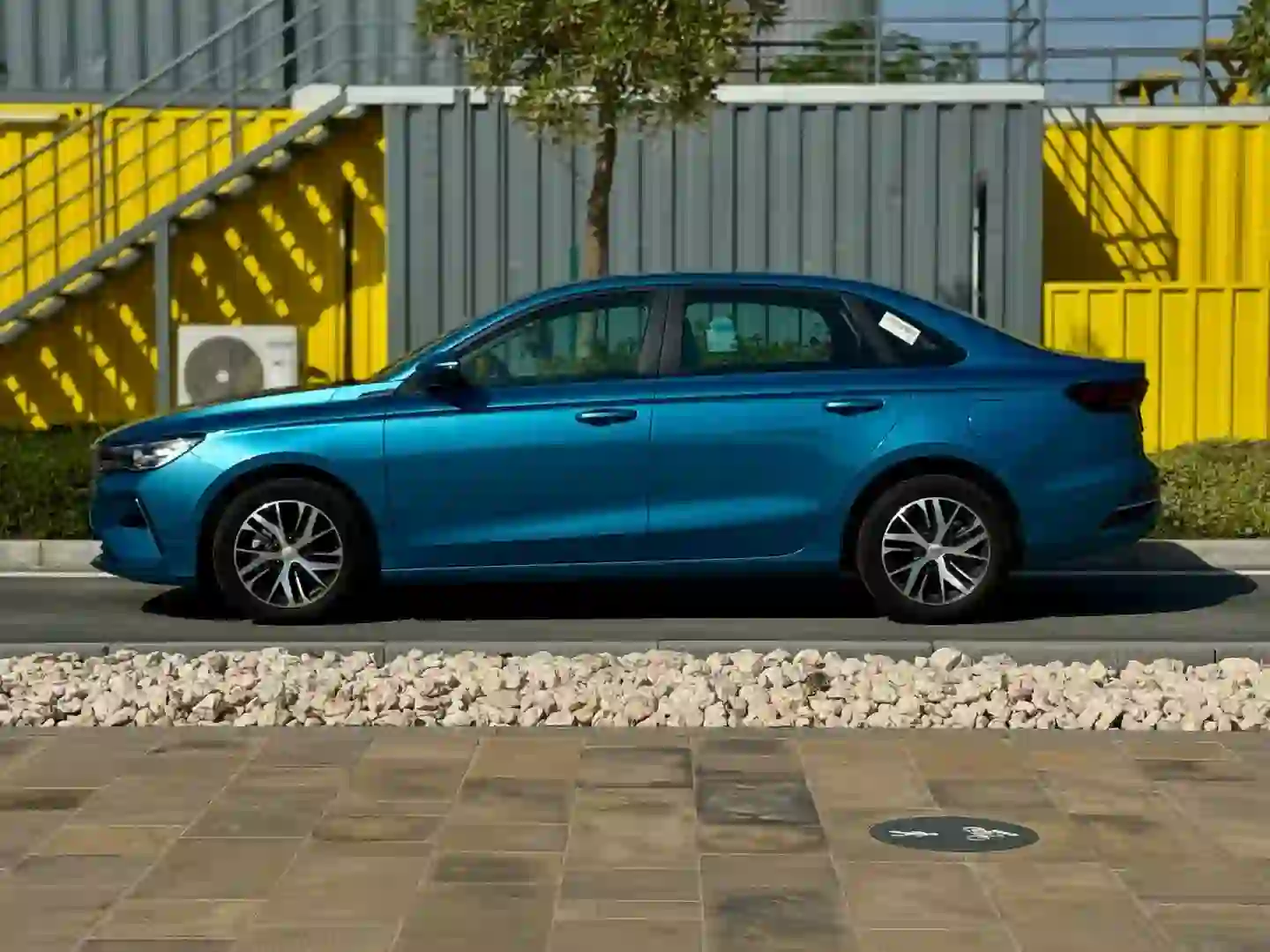 Geely  Emgrand 2025 - Image 2