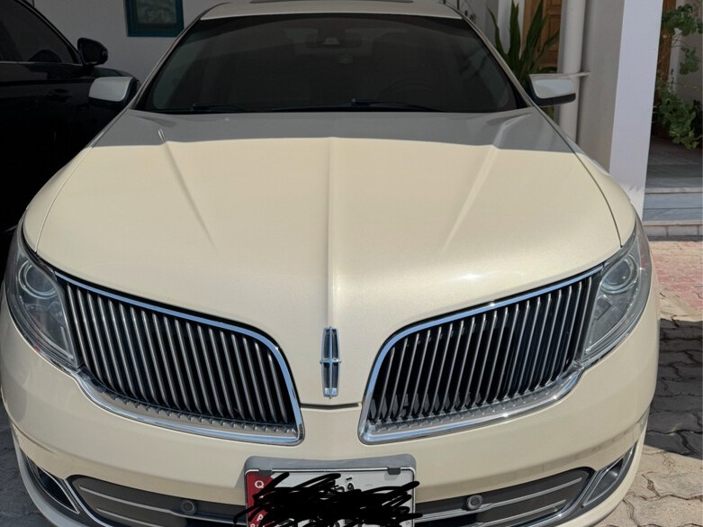 Lincoln MKS 2015