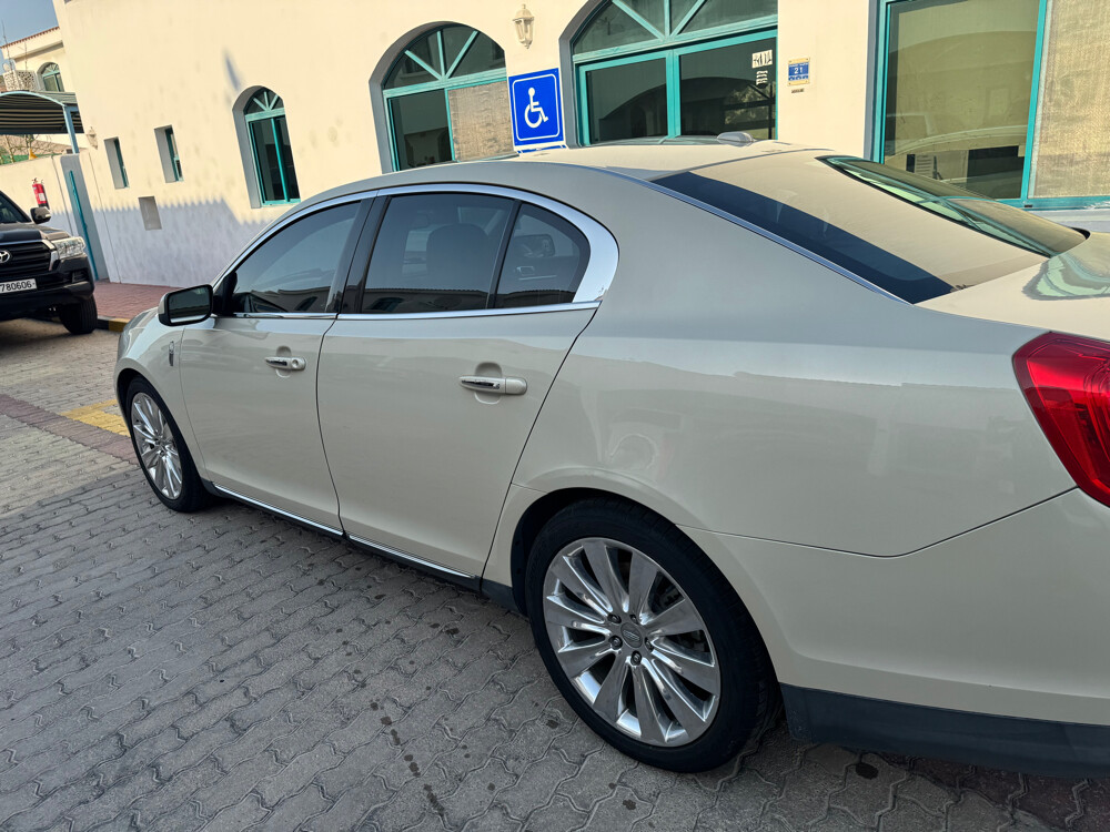 Lincoln MKS 2015 - Image 3