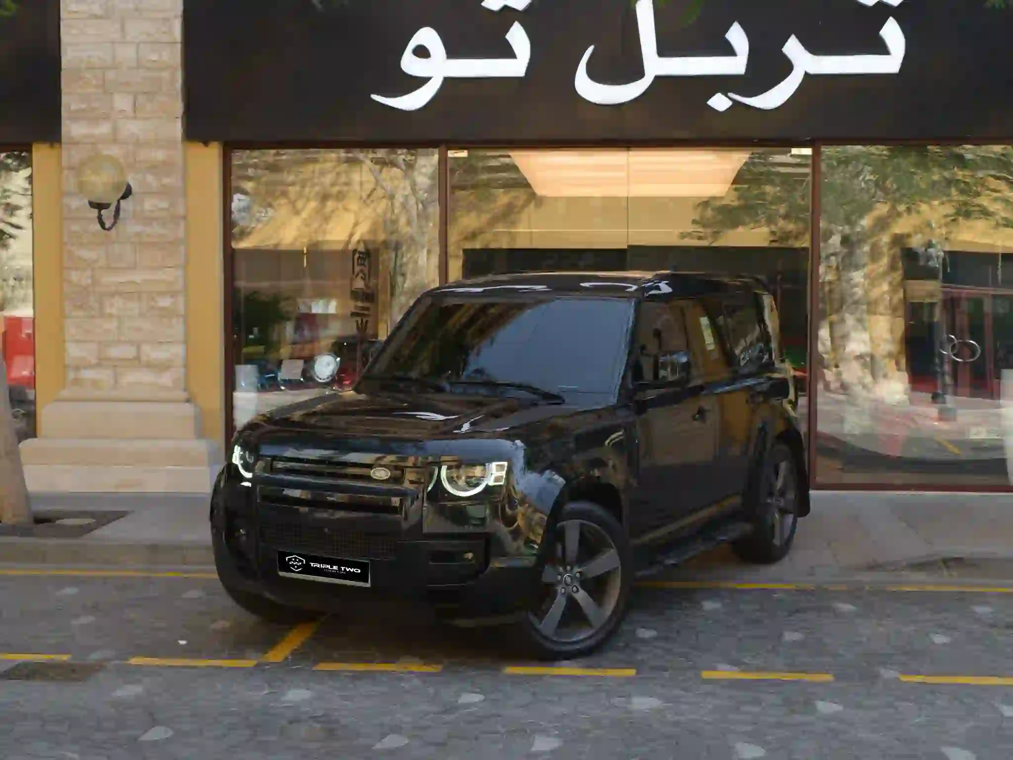Land Rover Defender 110 2023 - Image 4