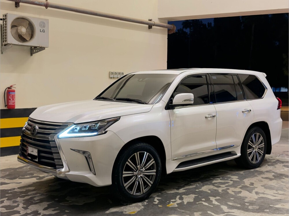 Lexus LX 570 2017 - Image 2