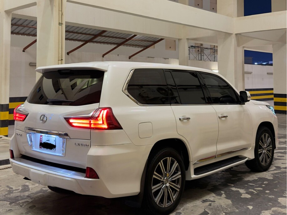 Lexus LX 570 2017 - Image 3