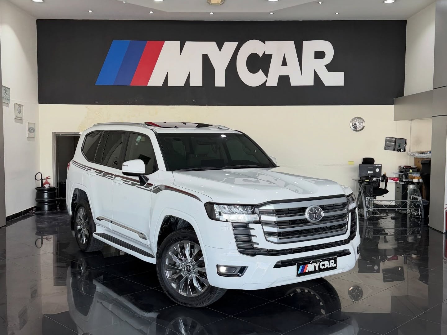 Toyota Land Cruiser GXR Twin Turbo 2023 - Image 2