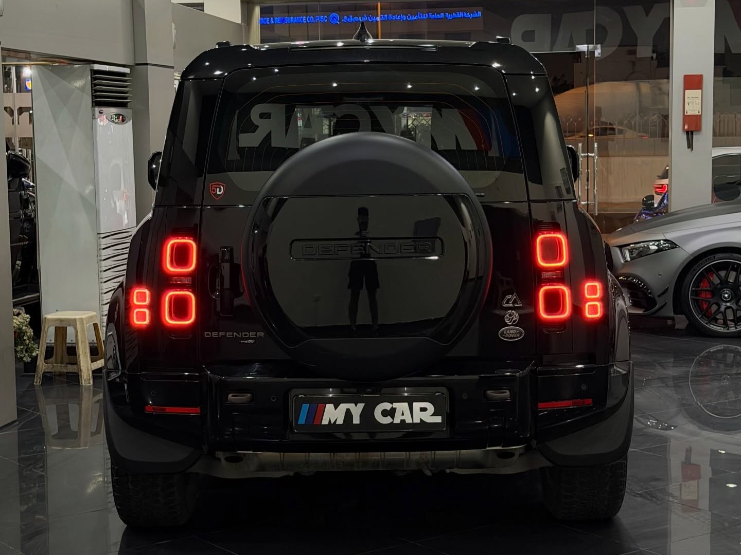 Land Rover Defender 90 3.0i6 X-Dynamic SE 2023 - Image 2
