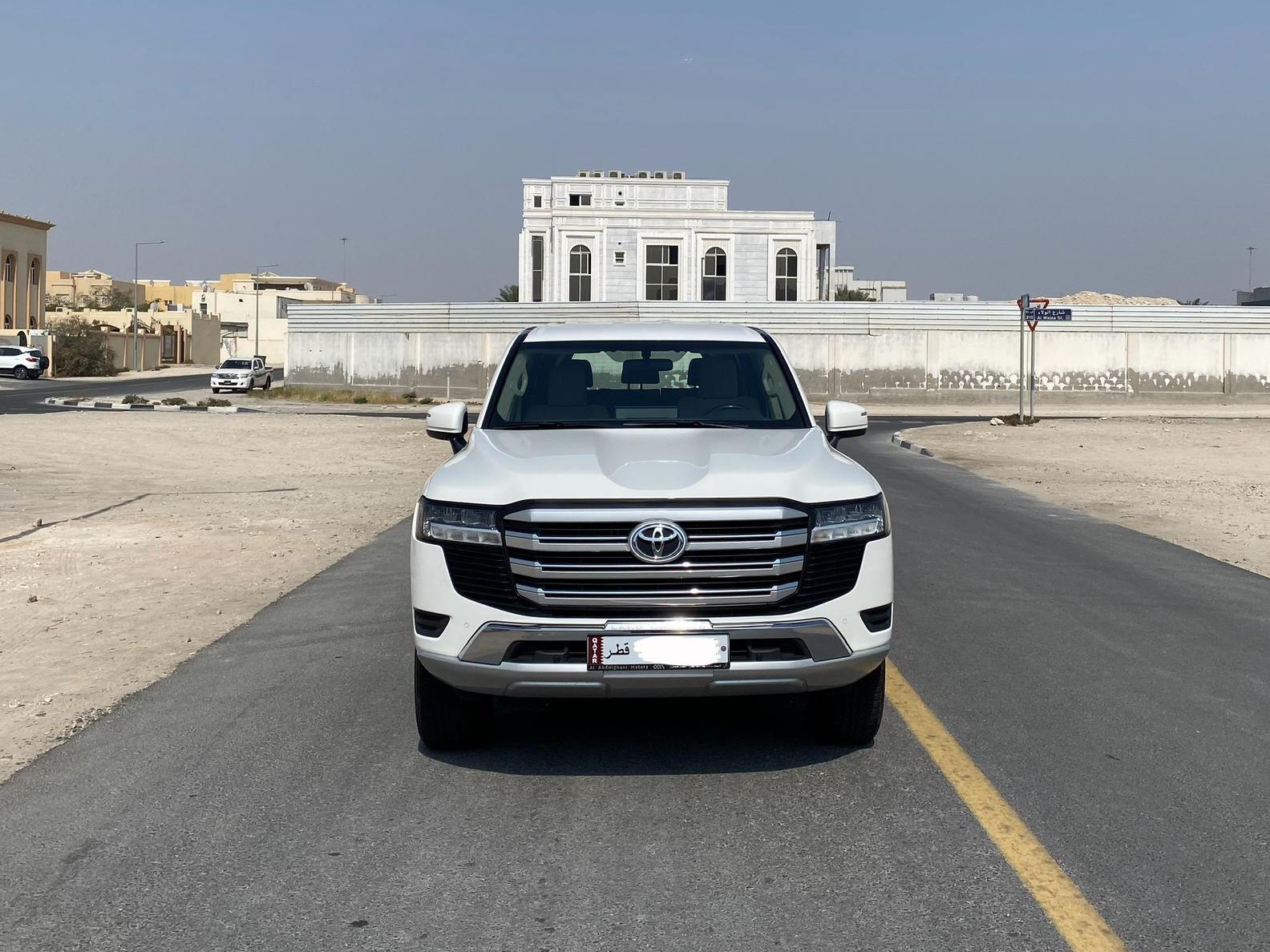 Toyota Land Cruiser GXR v6 2022 - Image 2