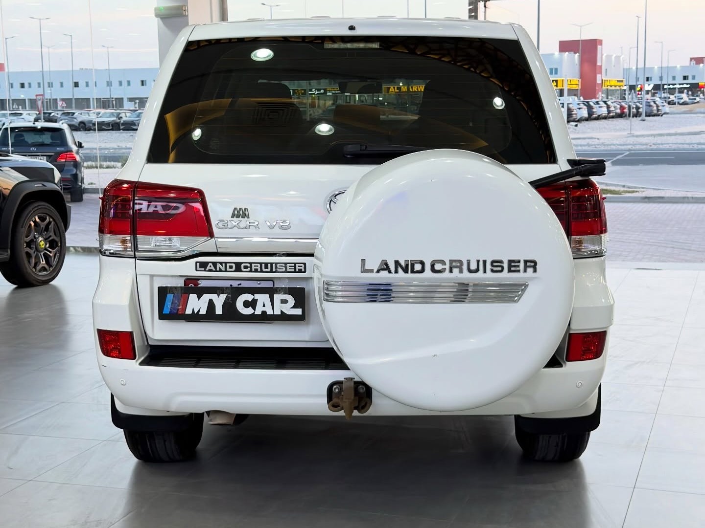 Toyota Land Cruiser GXR v8 2019 - Image 2