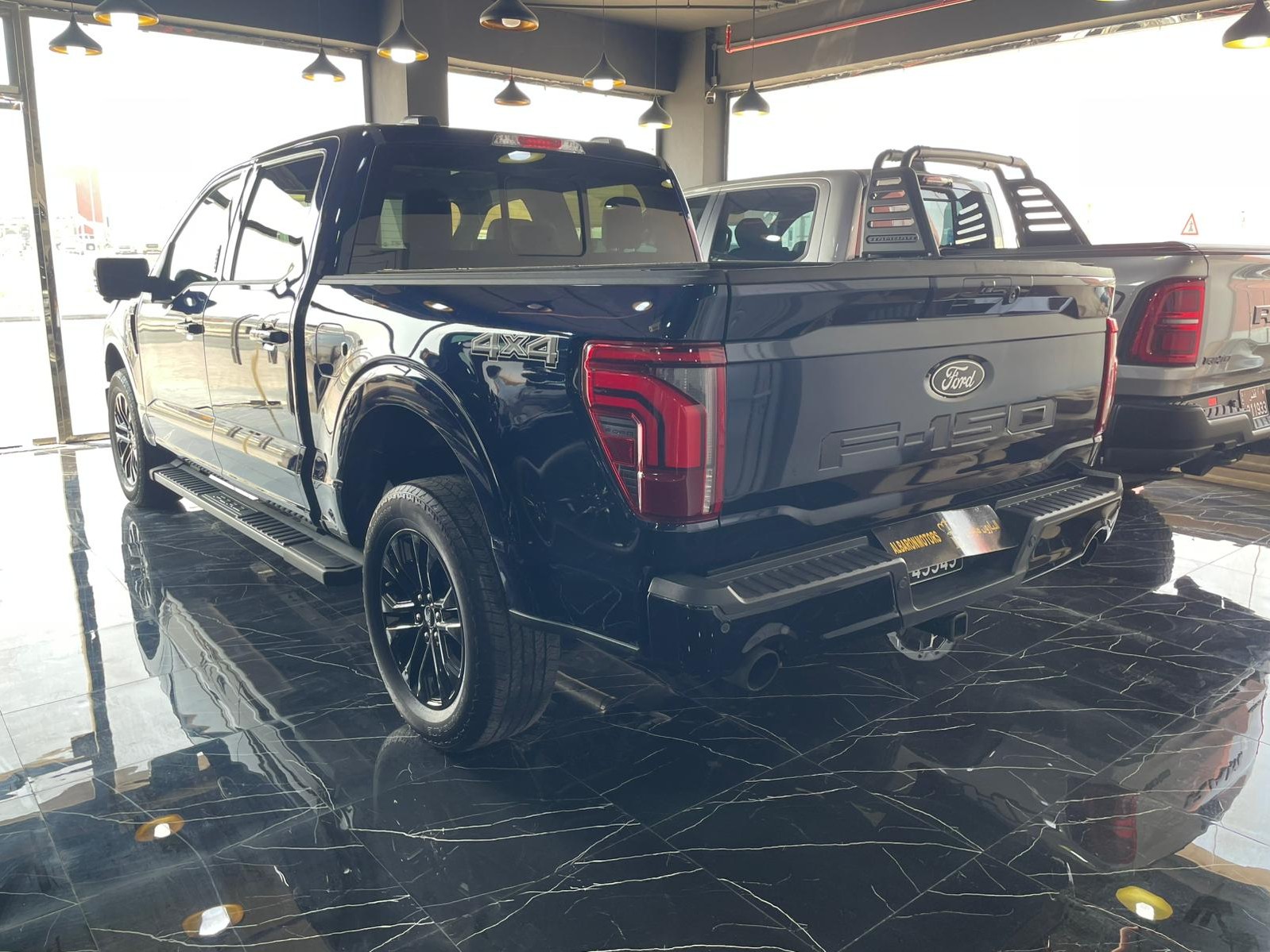 Ford F-150 Lariat 2024 - Image 4