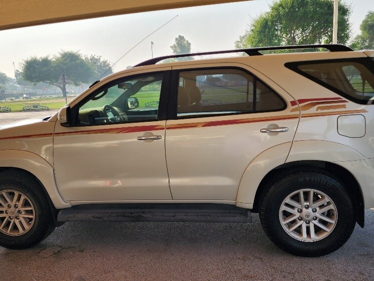 Toyota Fortuner 2014 - Image 2