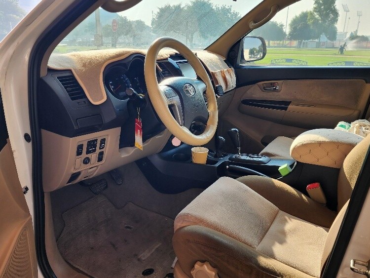 Toyota Fortuner 2014 - Image 4