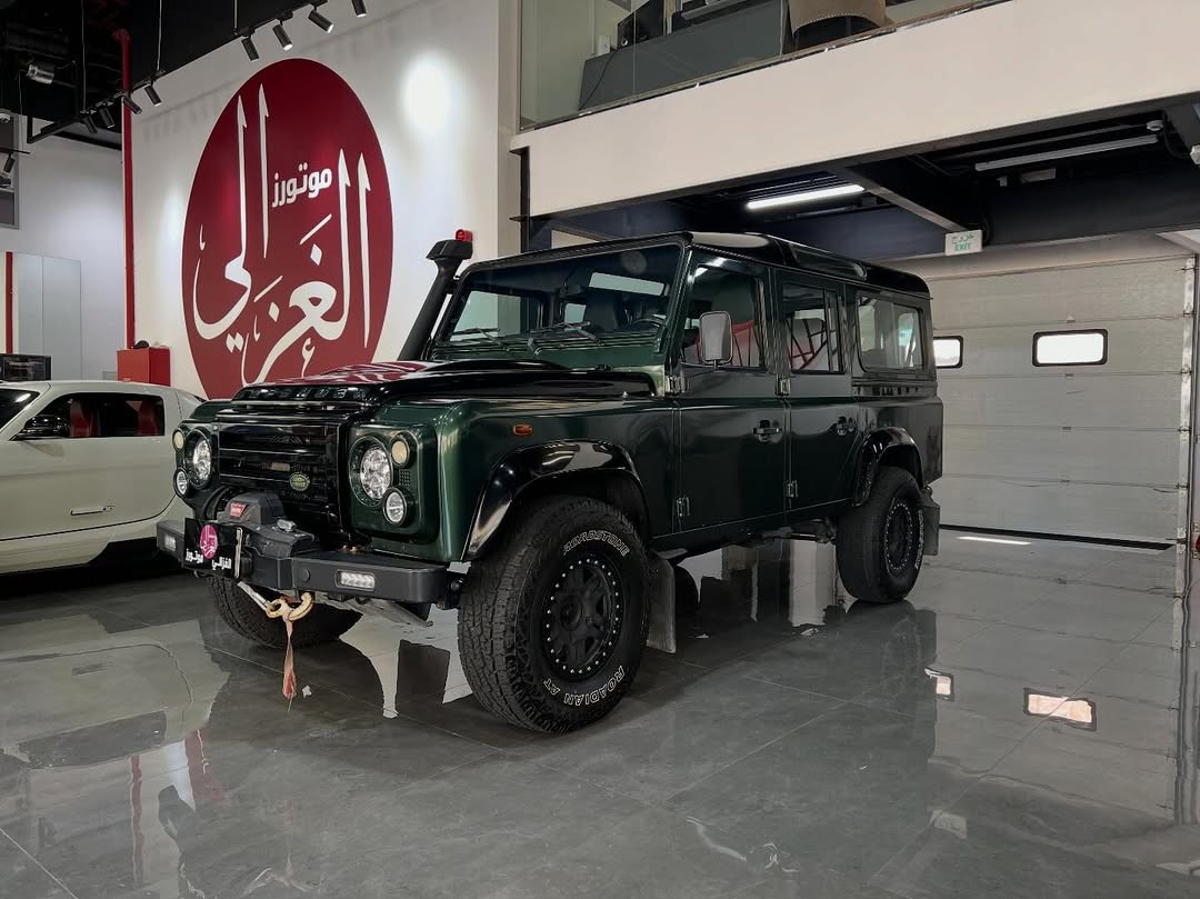 Land Rover Defender 110 2015 - Image 3