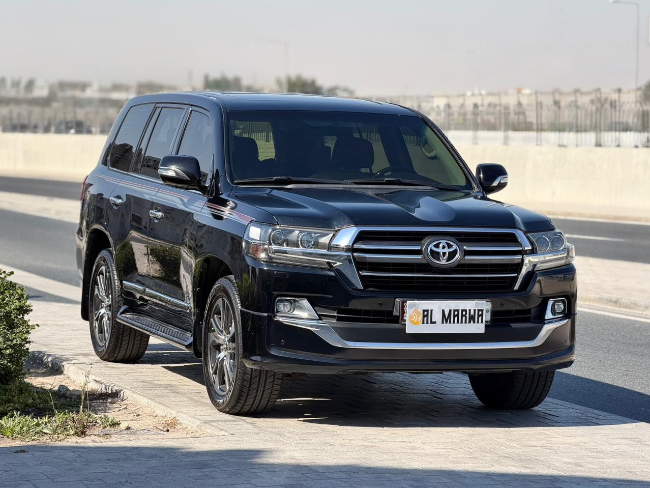 Toyota Land Cruiser GXR Grand Touring 2020 - Image 3