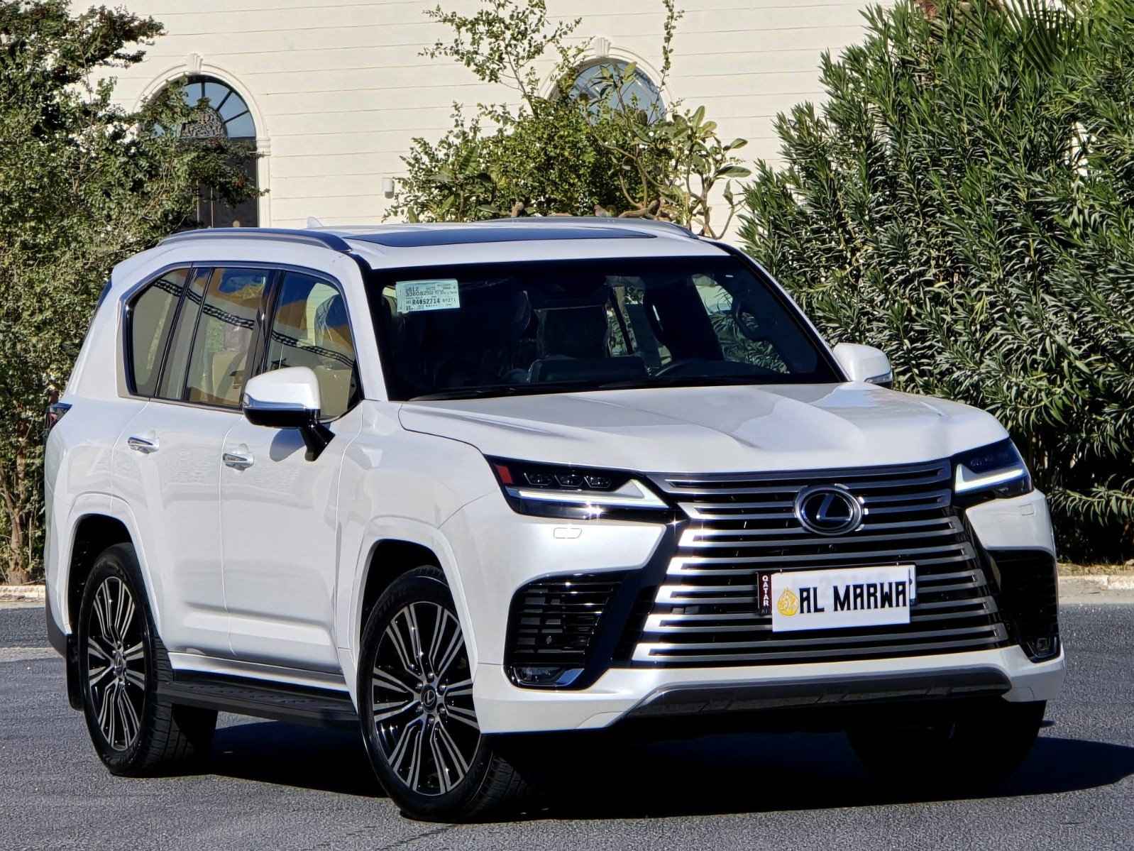 Lexus LX 600 Luxury  2024 - Image 3