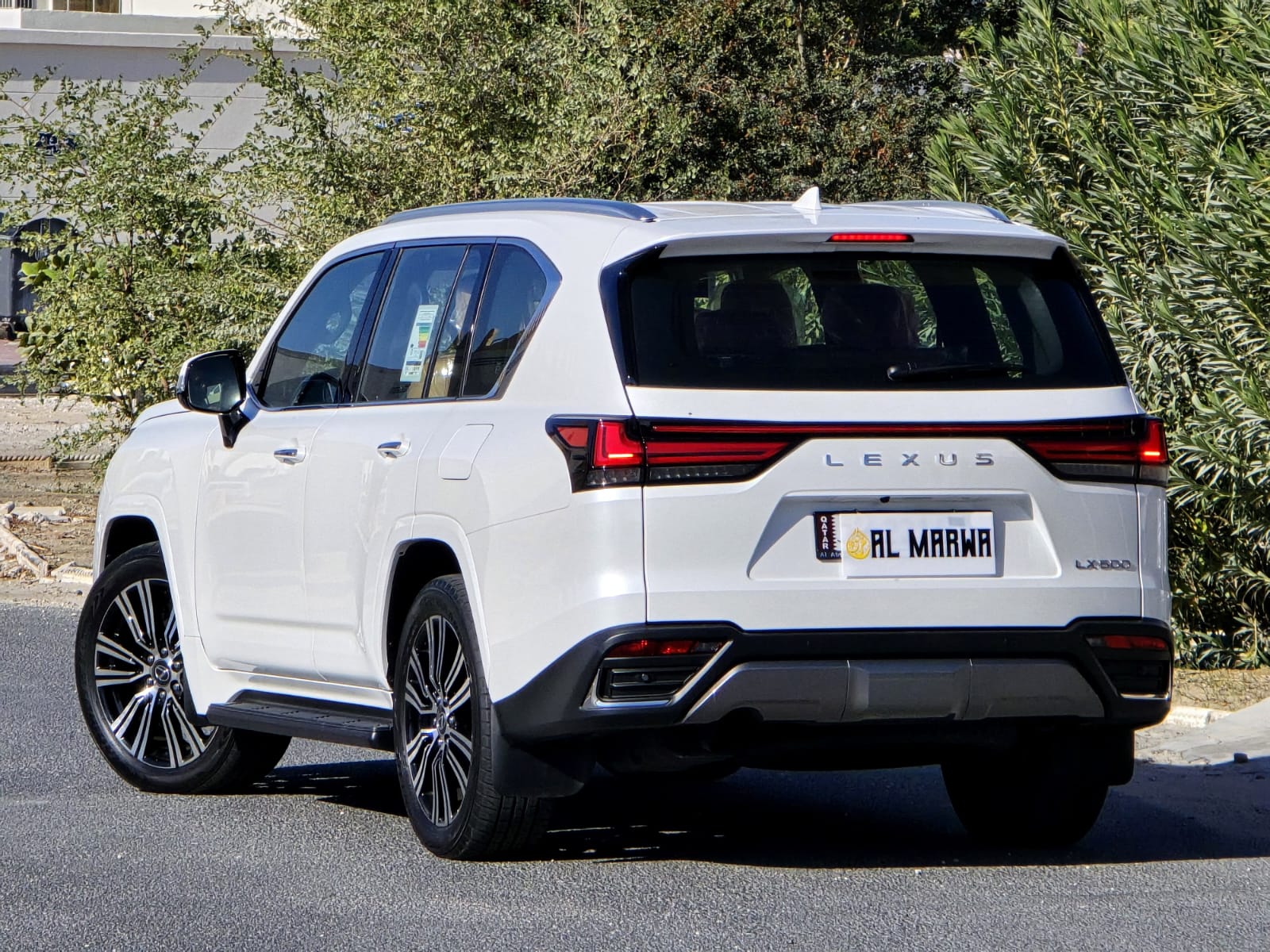 Lexus LX 600 Luxury  2024 - Image 4