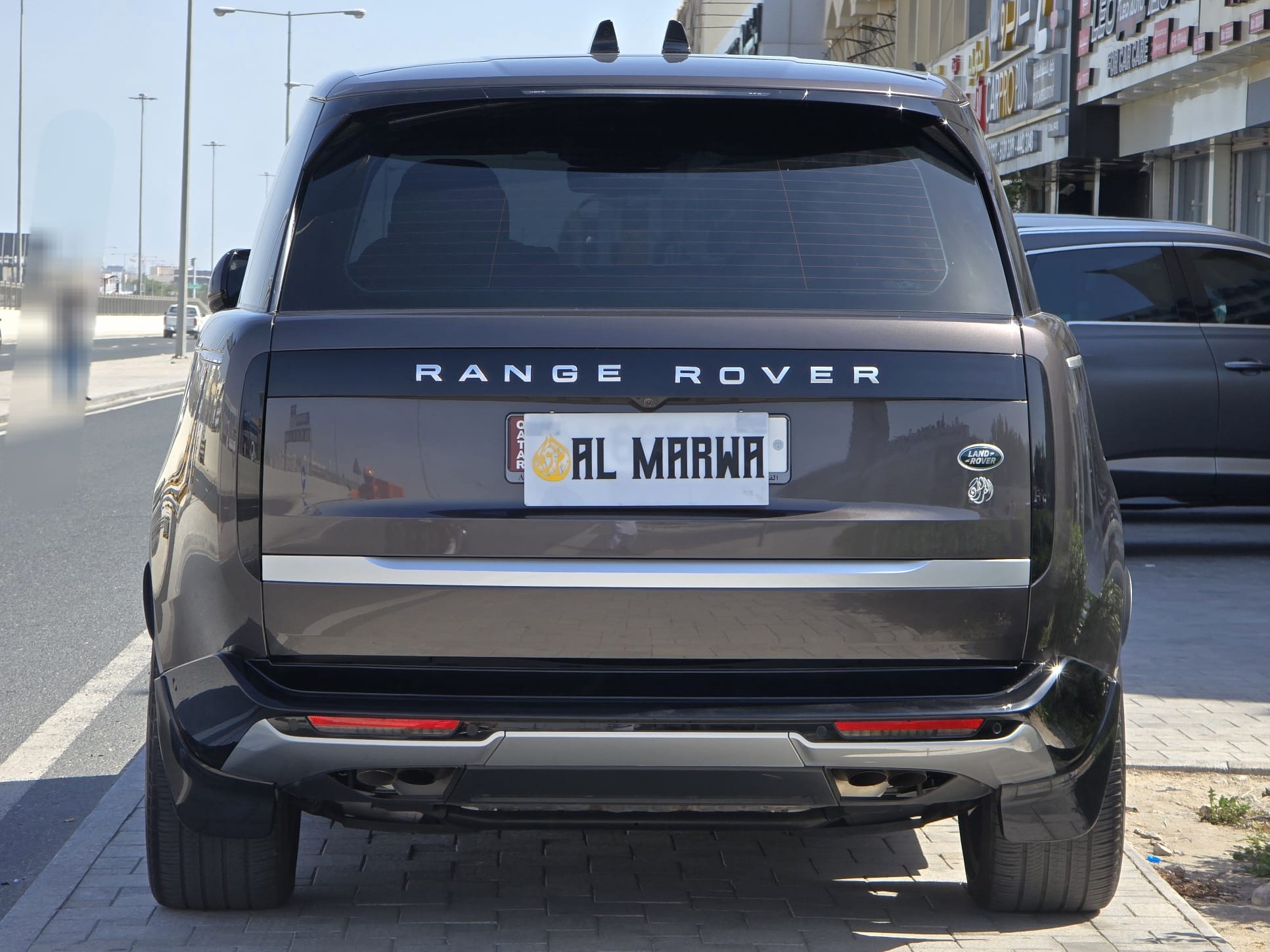Land Rover Range Rover Vogue Autobiography 2023 - Image 4