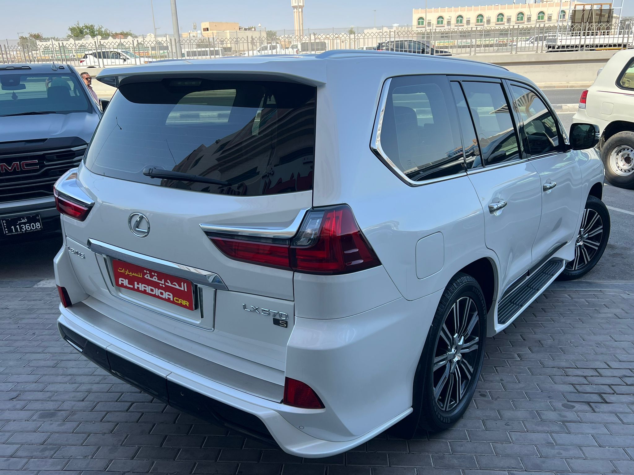 Lexus LX 570 S 2017 - Image 3