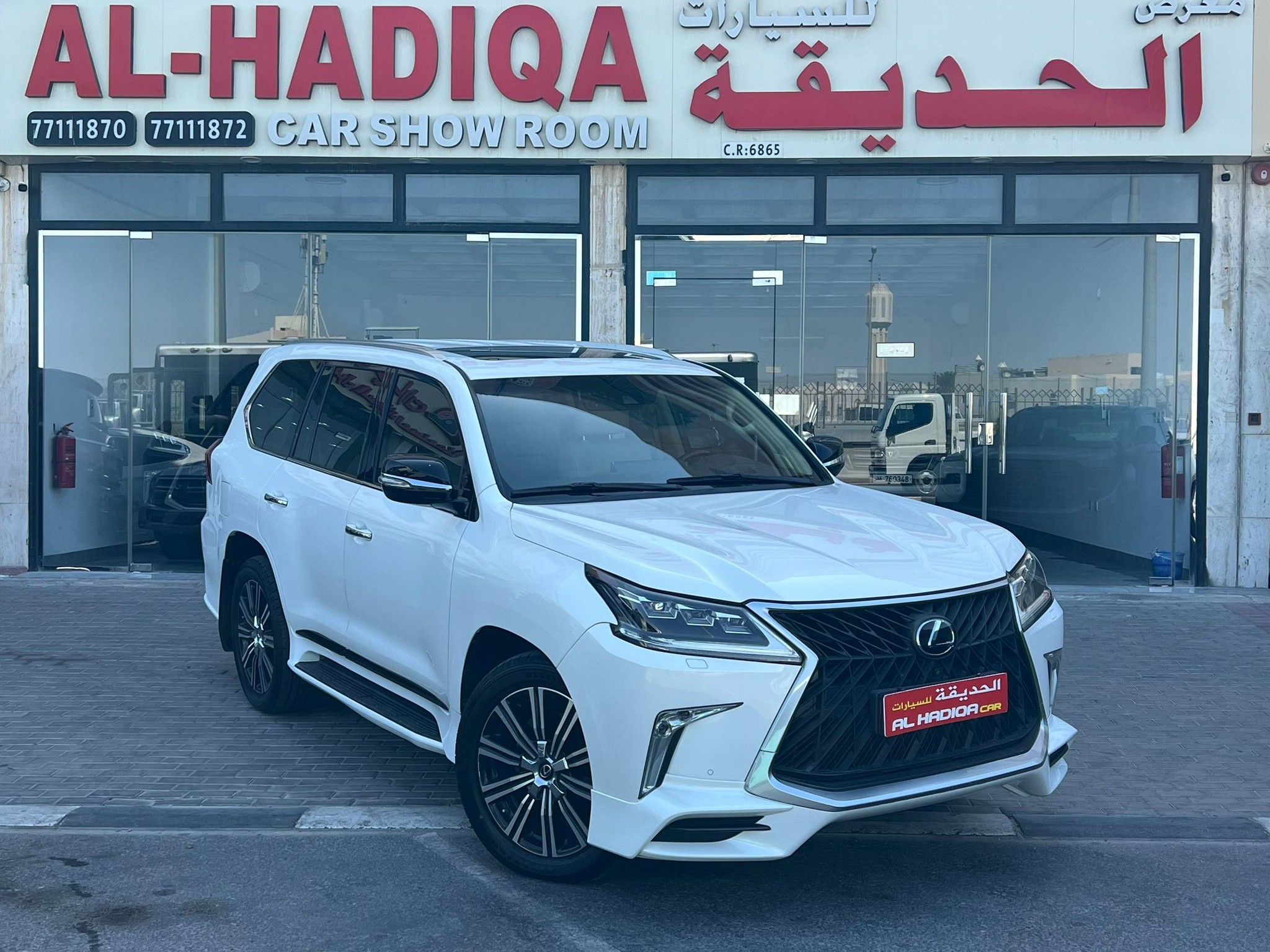 Lexus LX 570 S 2017 - Image 4
