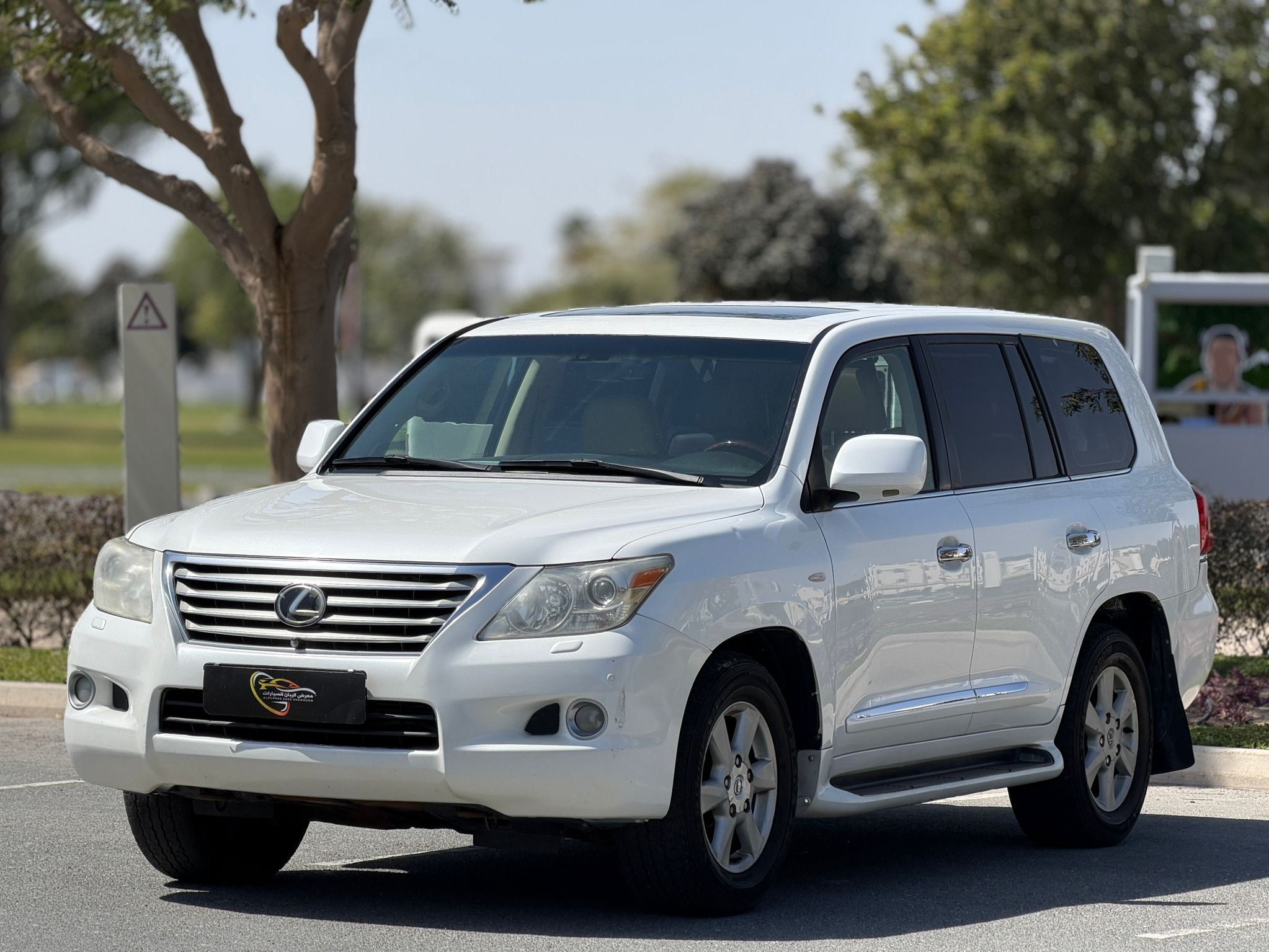Lexus LX 570 2009 - Image 2