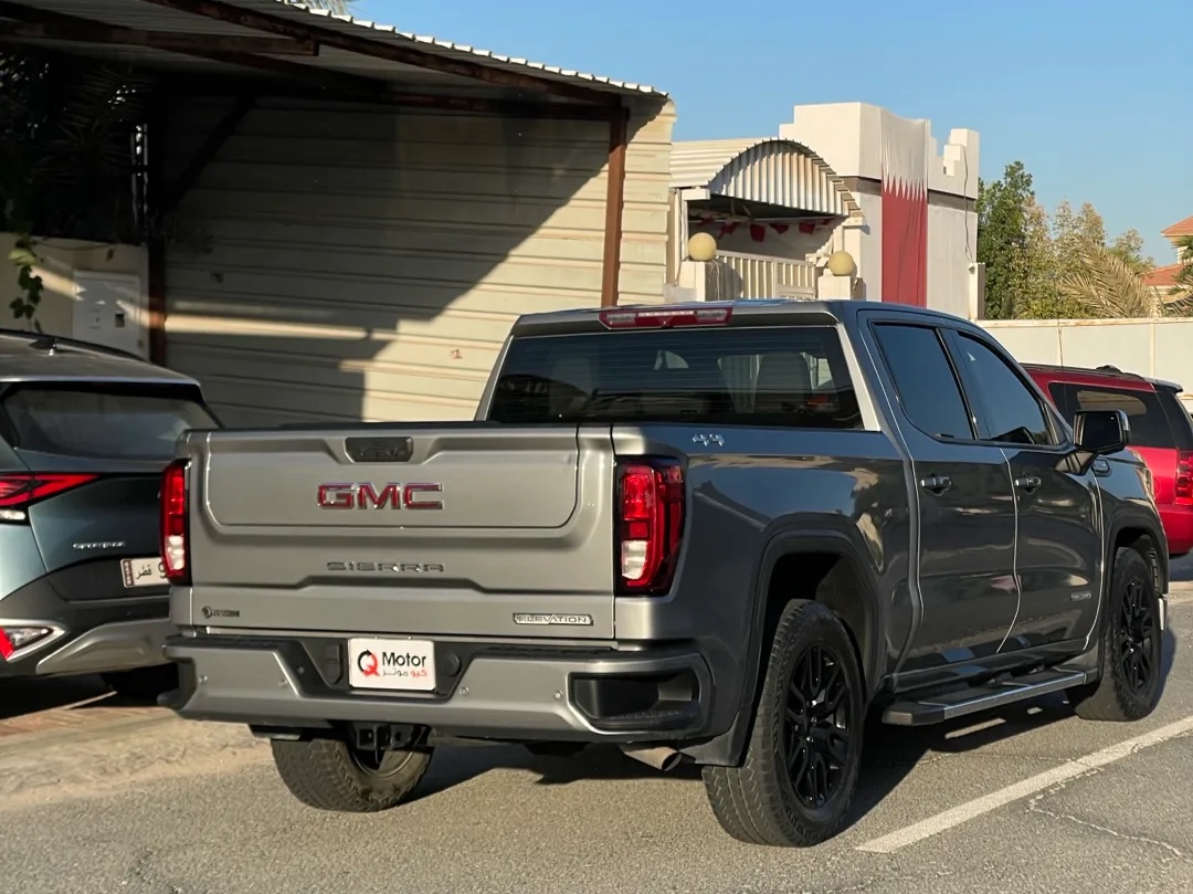 GMC Sierra Elevation  2023 - Image 3