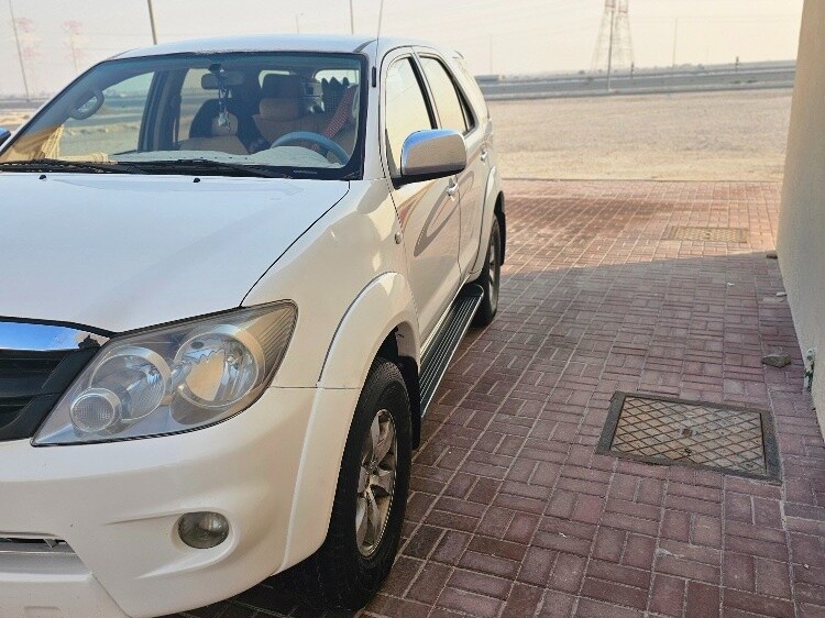 Toyota Fortuner 2007 - Image 2
