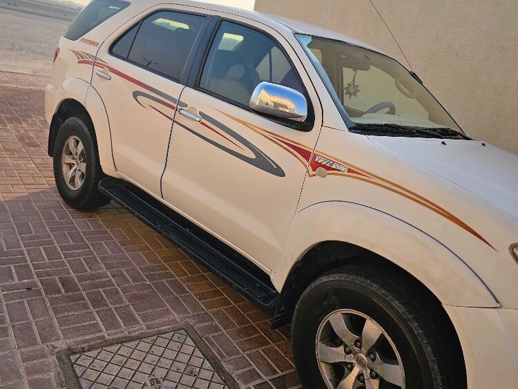 Toyota Fortuner 2007 - Image 3