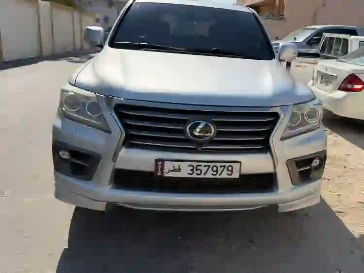 Lexus LX 570 S 2014 - Image 2