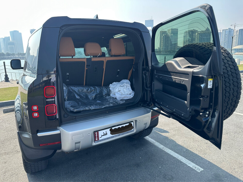 Land Rover Defender 90 HSE 2023 - Image 3