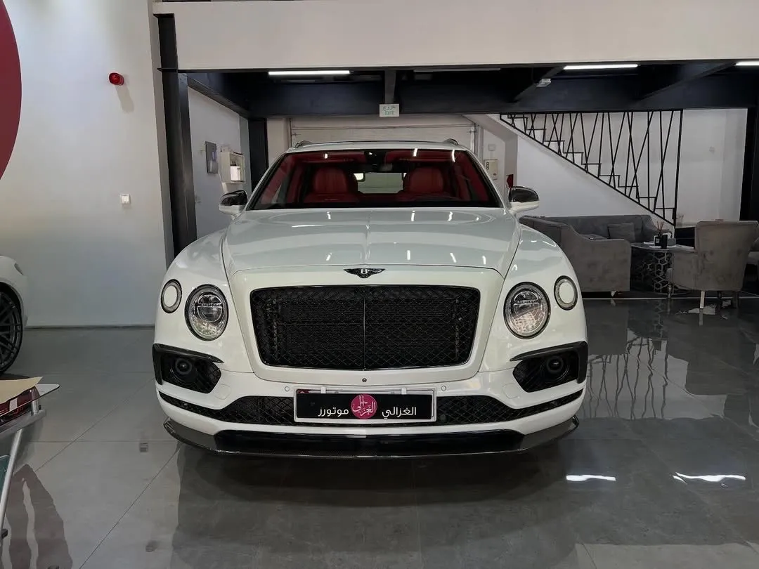 Bentley Bentayga 2018 - Image 2