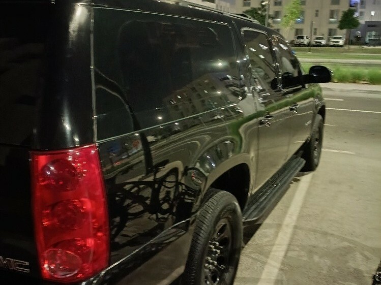 GMC Yukon XL 2011 - Image 4