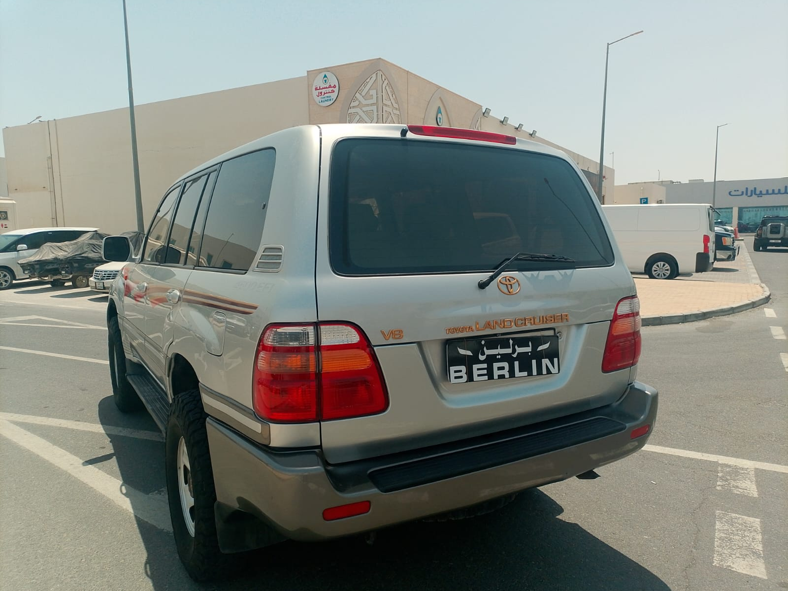 Toyota Land Cruiser - Image 3