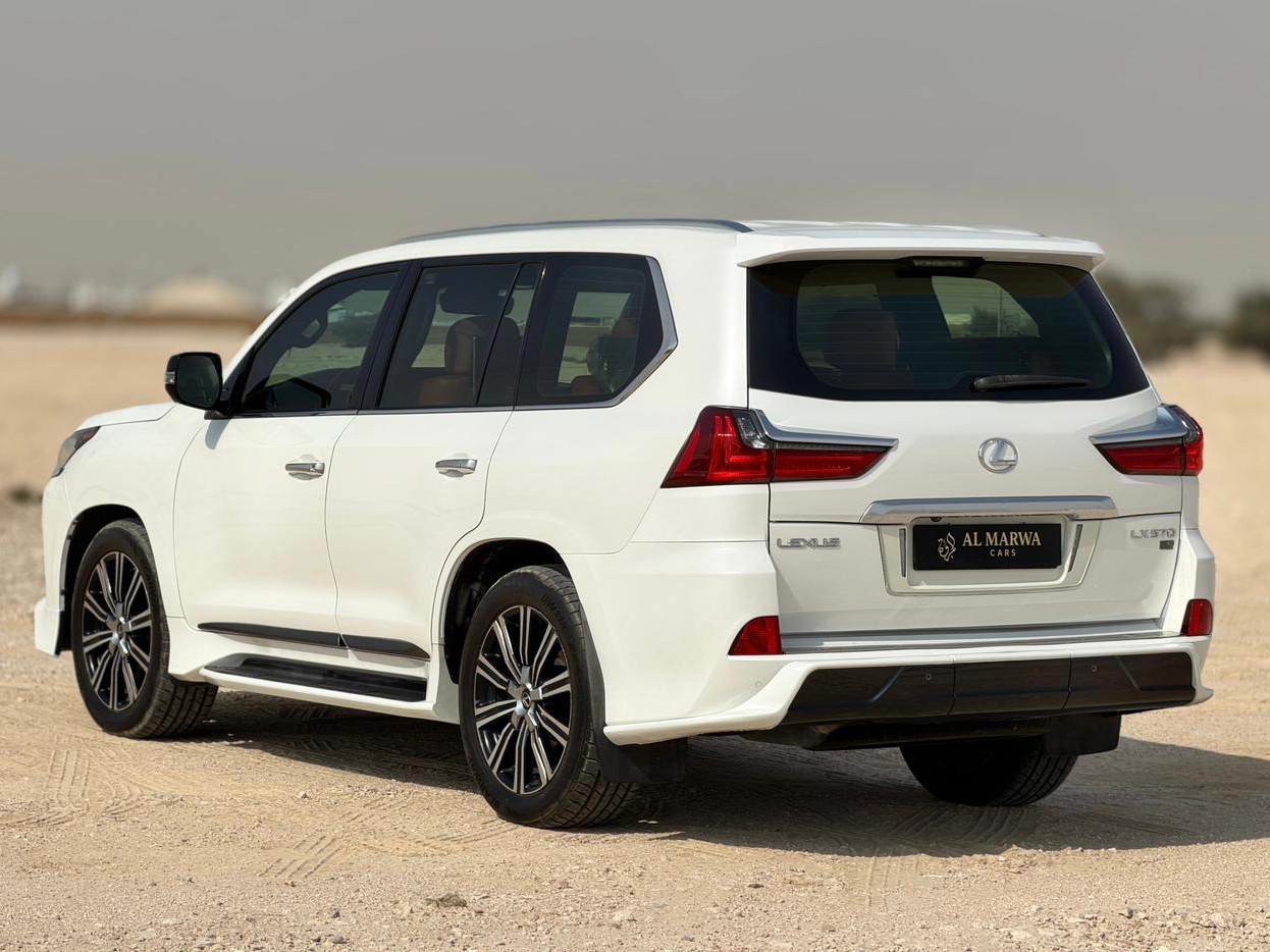 Lexus LX 570 2016 - Image 4