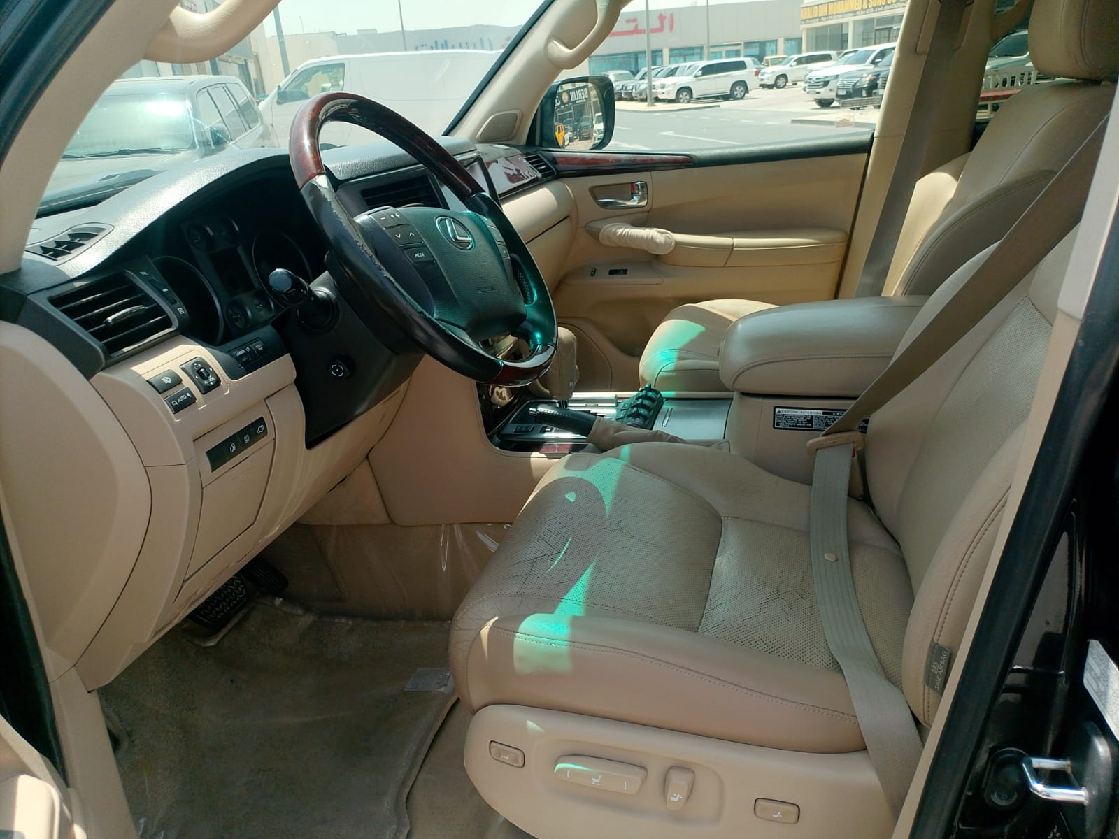 Lexus LX 570 - Image 4