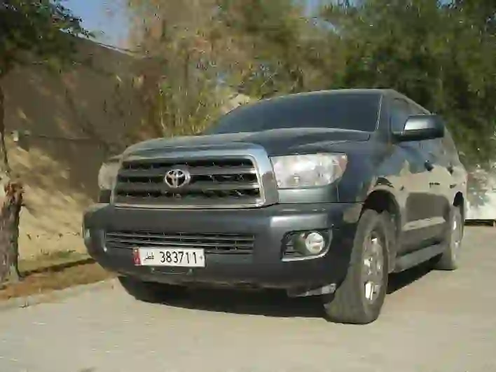 Toyota Sequoia SR5 2009 - Image 2