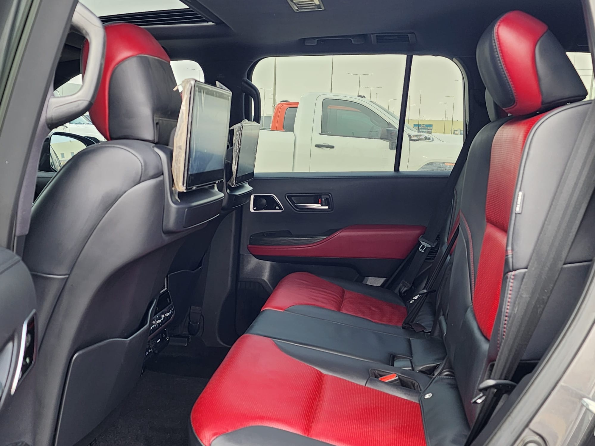 Toyota Land Cruiser G/R 2023 - Image 4