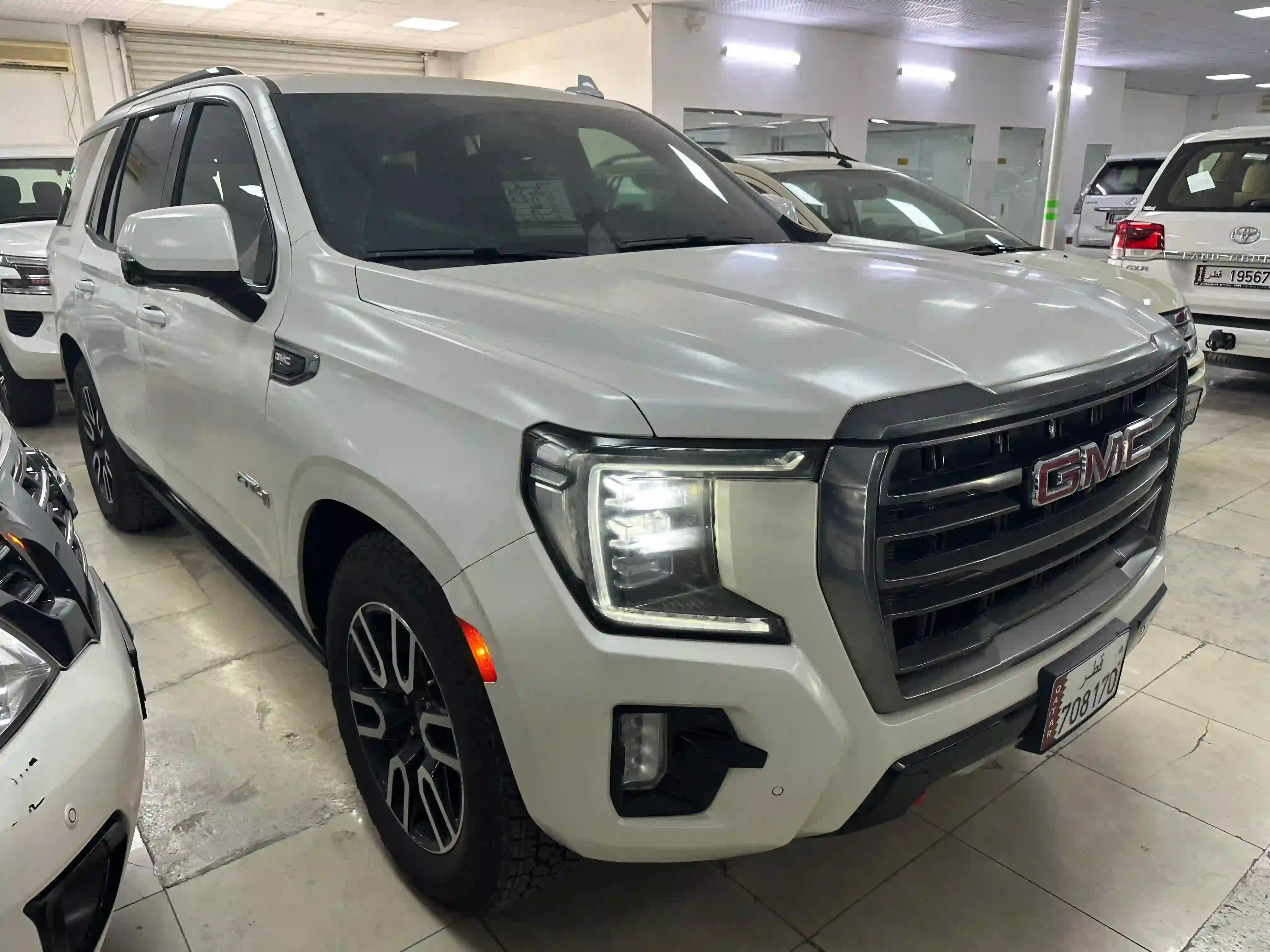 GMC Yukon AT4 2021 - Image 2