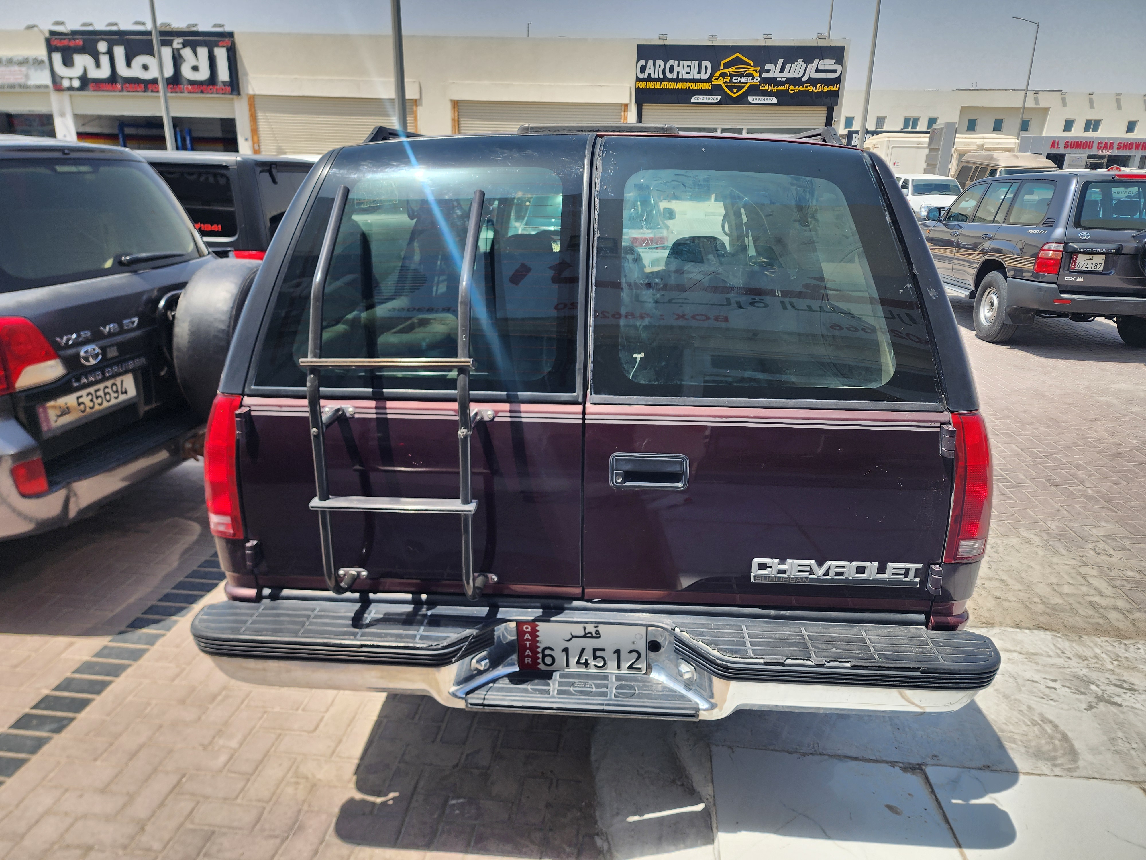 Chevrolet Suburban - Image 2