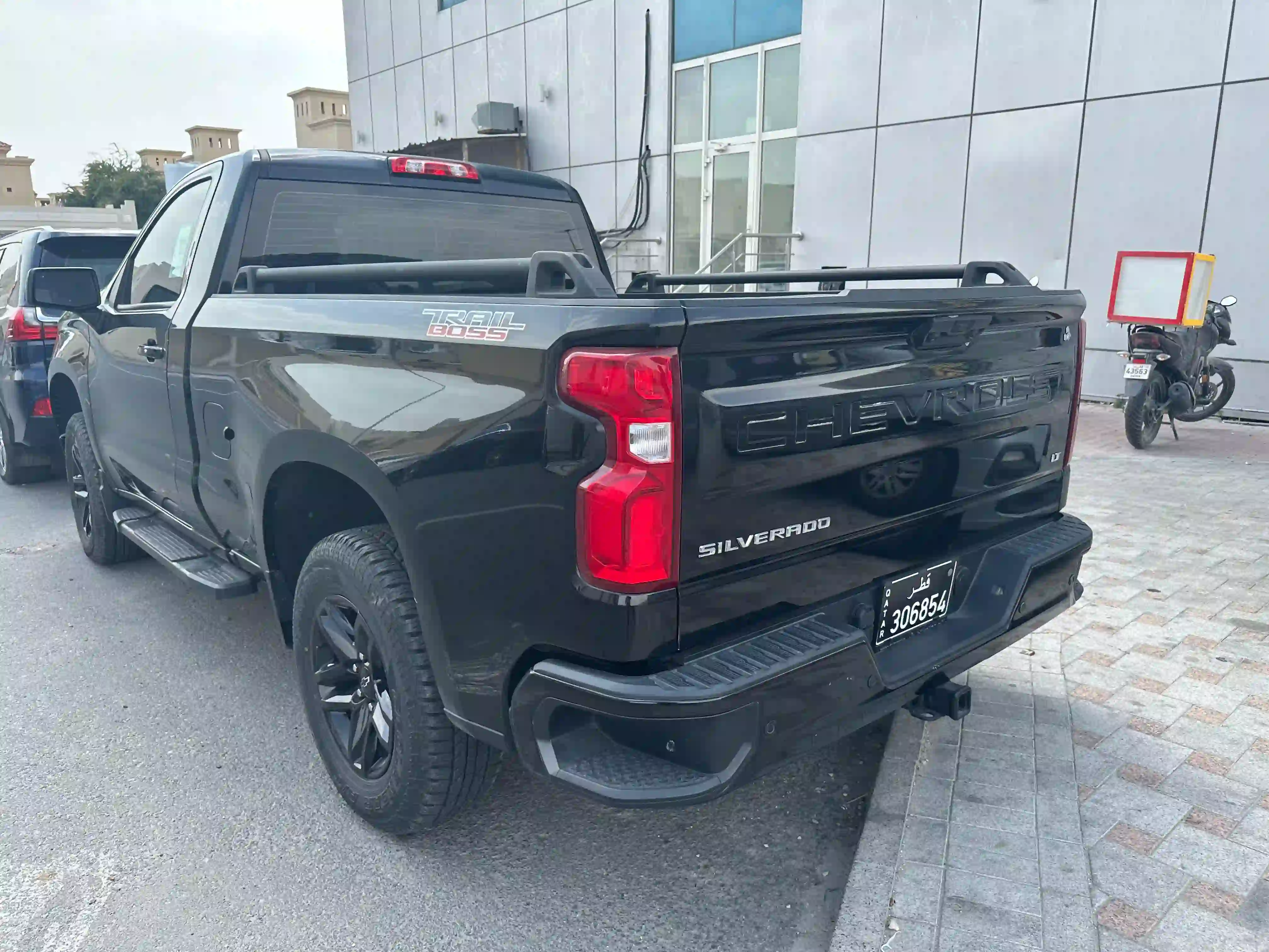 Chevrolet Silverado LT Trail Boss Z71 2024 - Image 4
