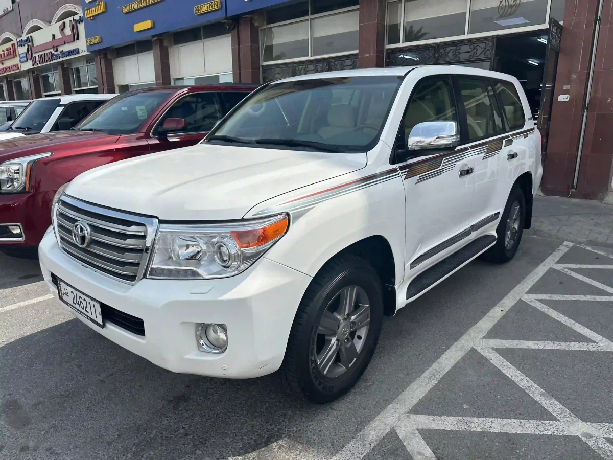 Toyota Land Cruiser GXR v8 2015
