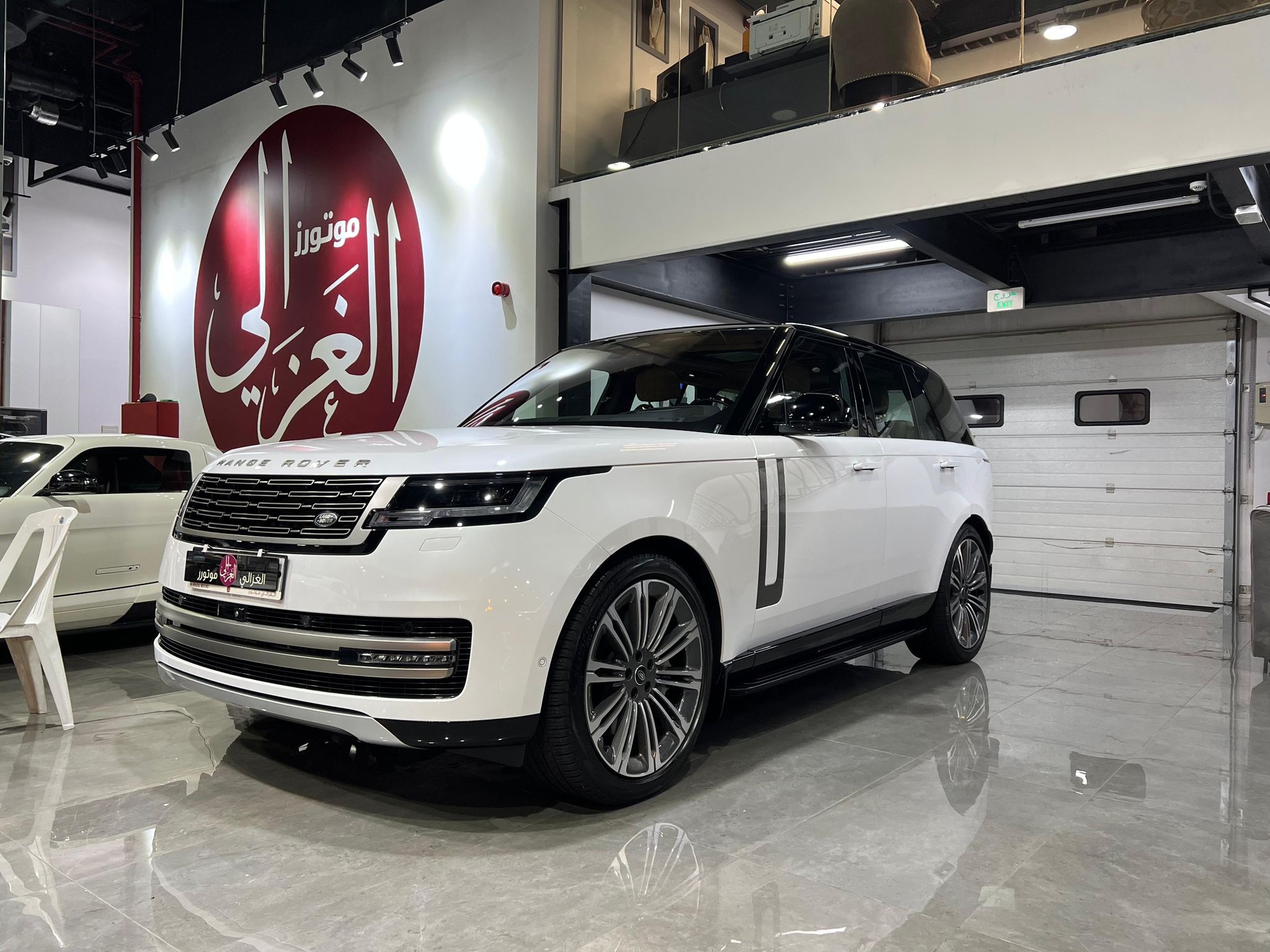 Land Rover Range Rover Vogue HSE 2023 - Image 1