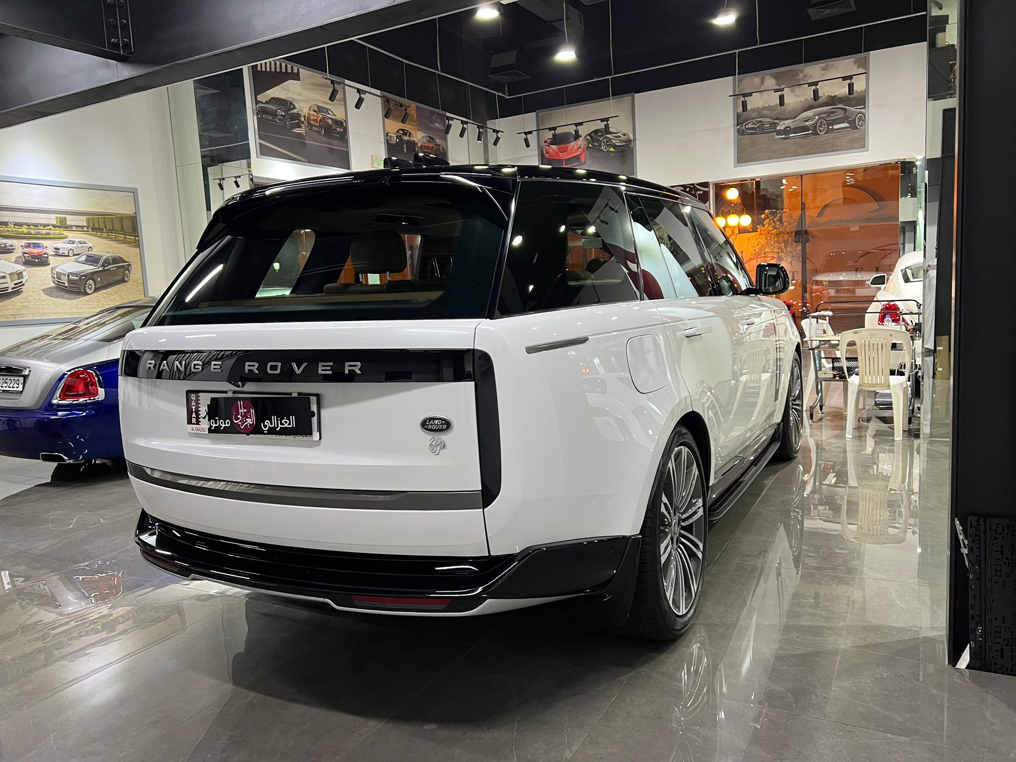 Land Rover Range Rover Vogue HSE 2023 - Image 2