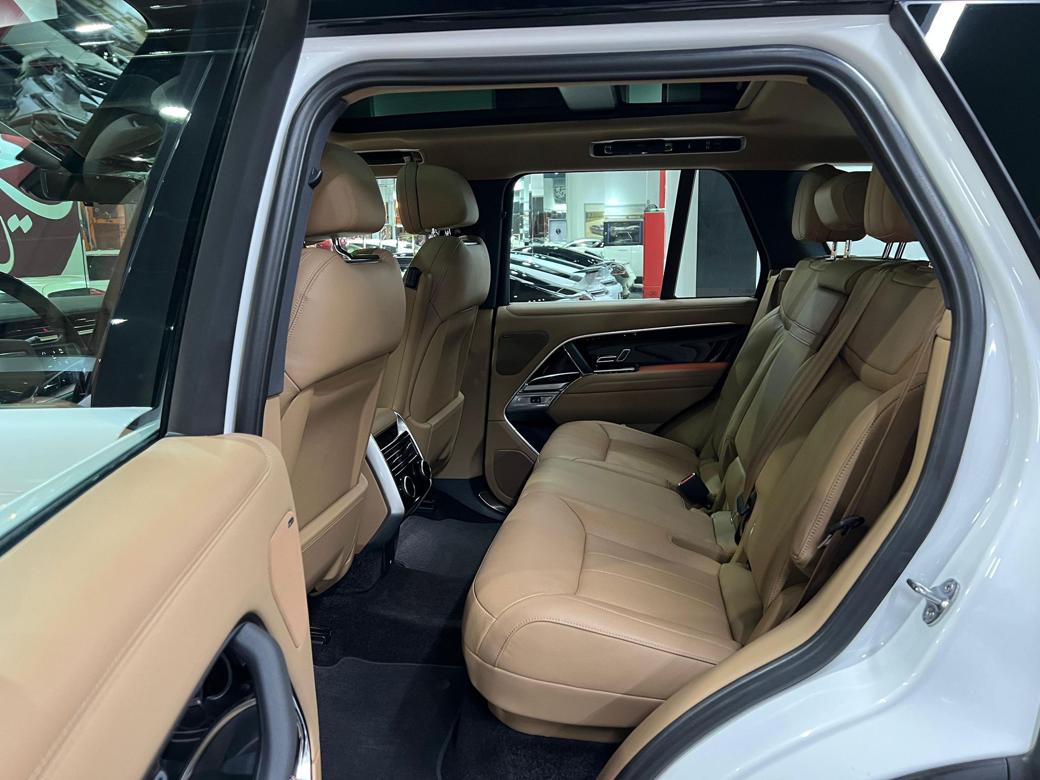 Land Rover Range Rover Vogue HSE 2023 - Image 4