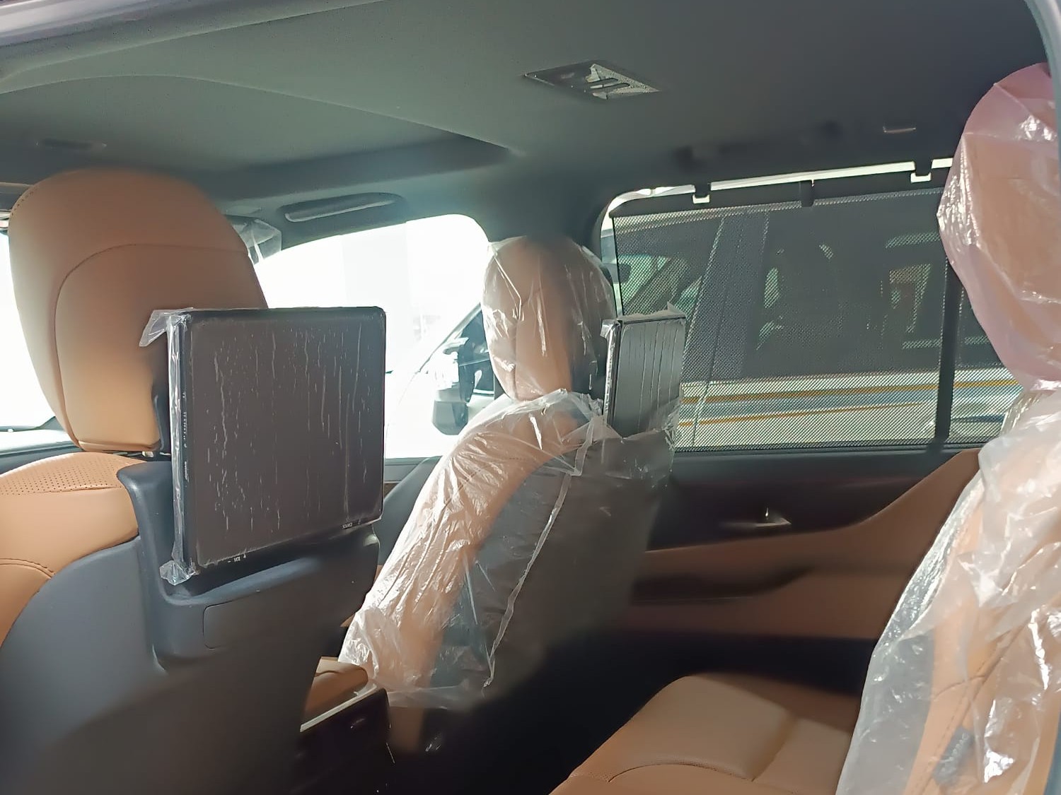 Lexus LX 600 2023 - Image 2