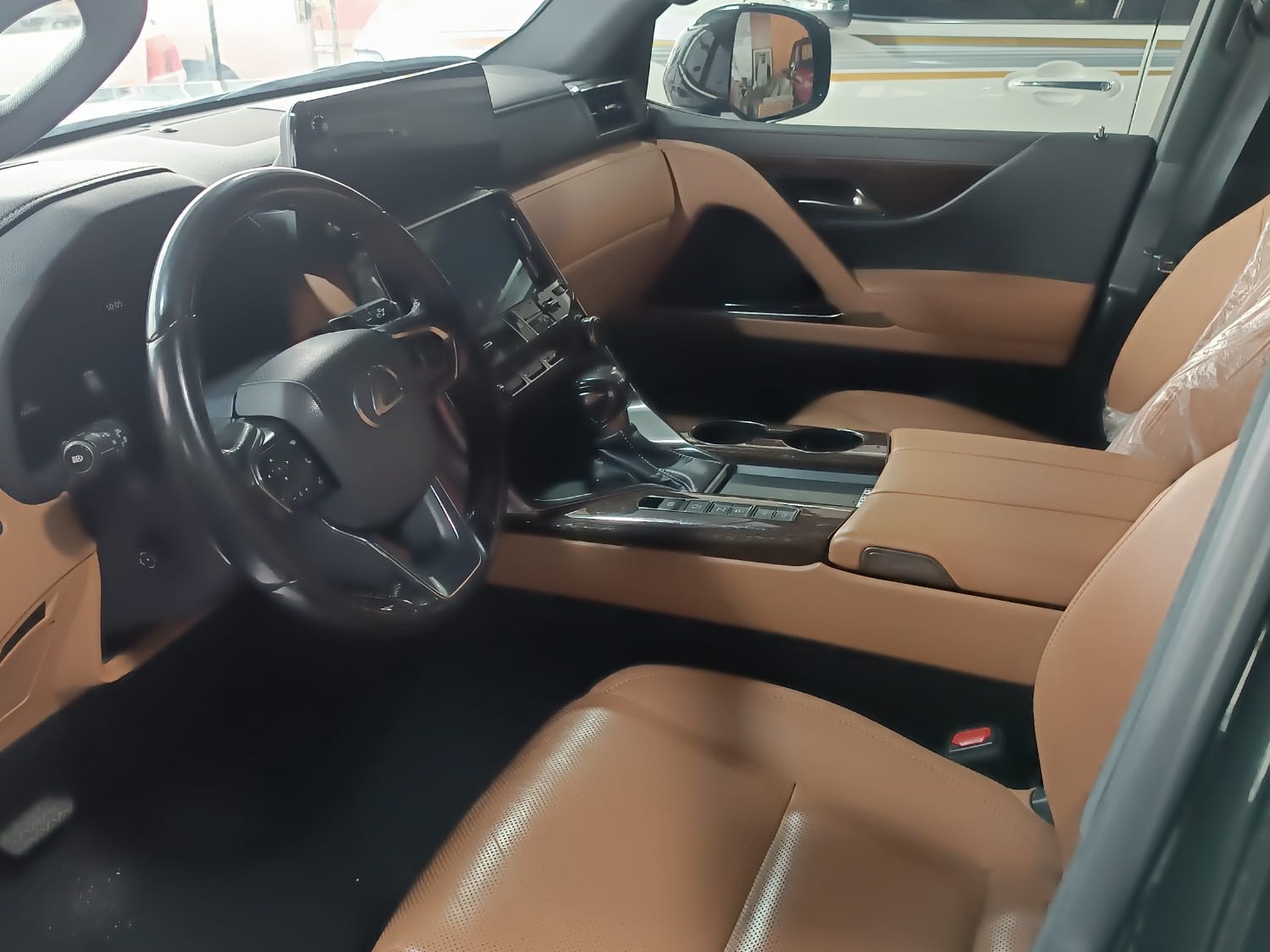 Lexus LX 600 2023 - Image 3