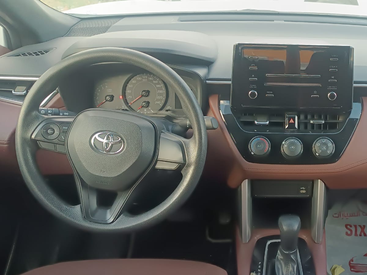 Toyota Corolla cross 2024 - Image 2