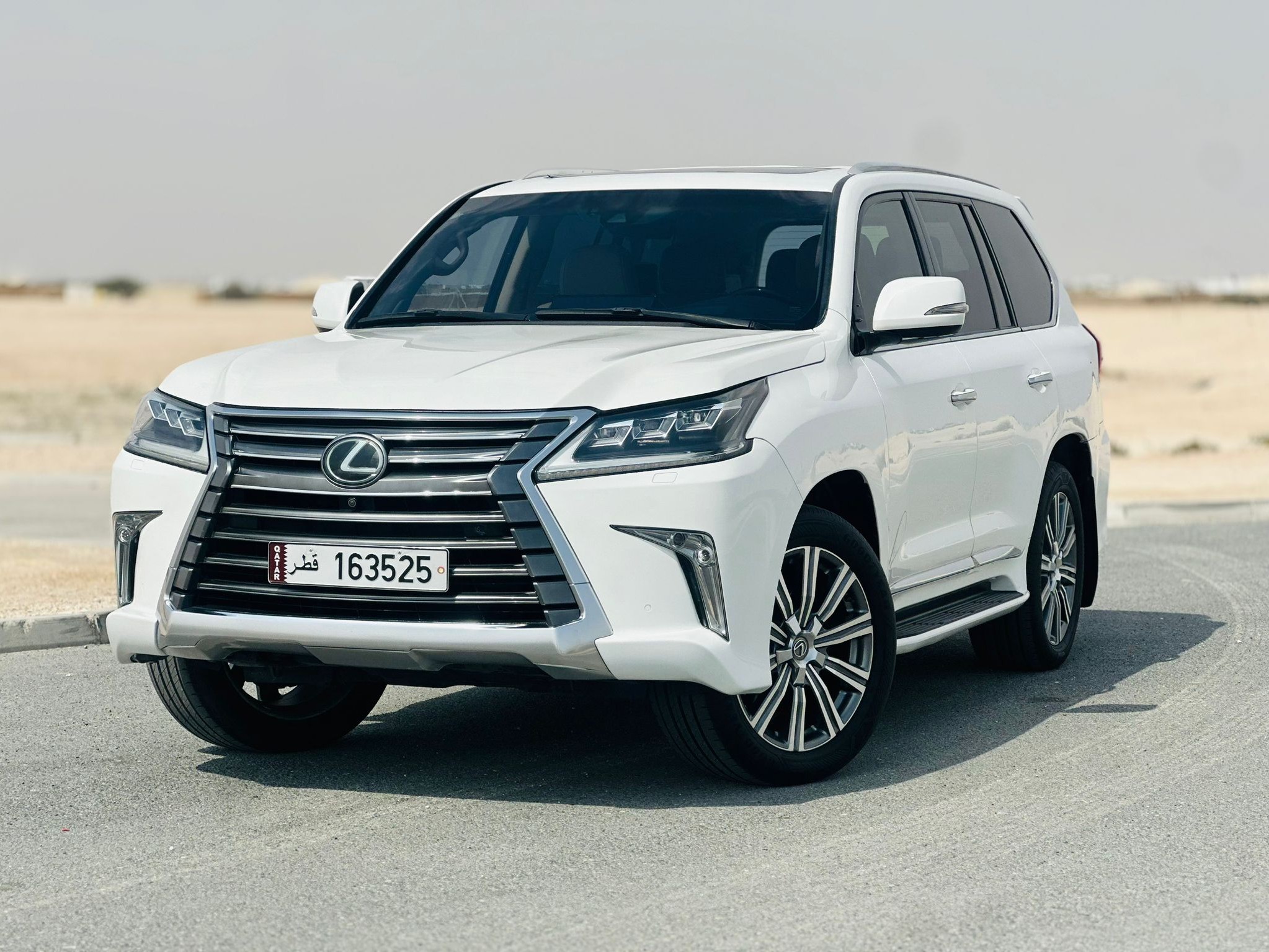 Lexus LX 570 2016 - Image 1
