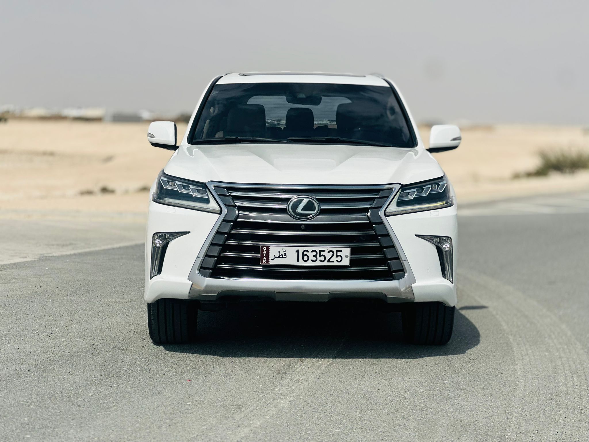 Lexus LX 570 2016 - Image 2